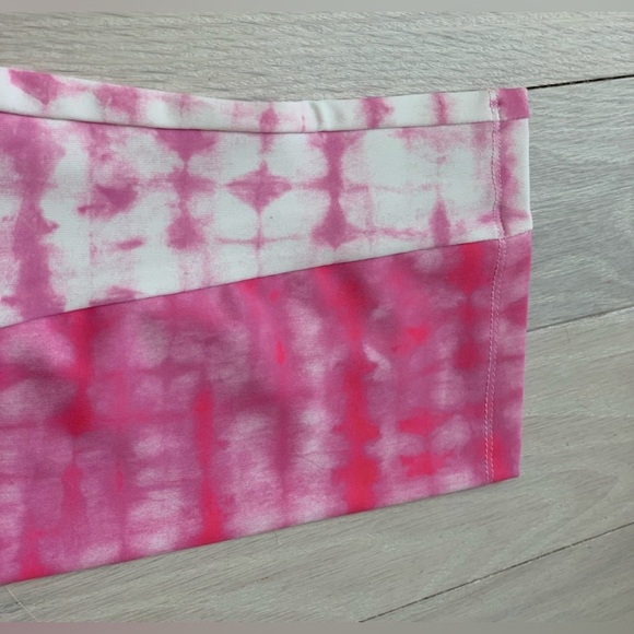 🩷🤍Tiger Mist Sports Bra and Leggings Set🤍🩷 - Picture 15 of 15